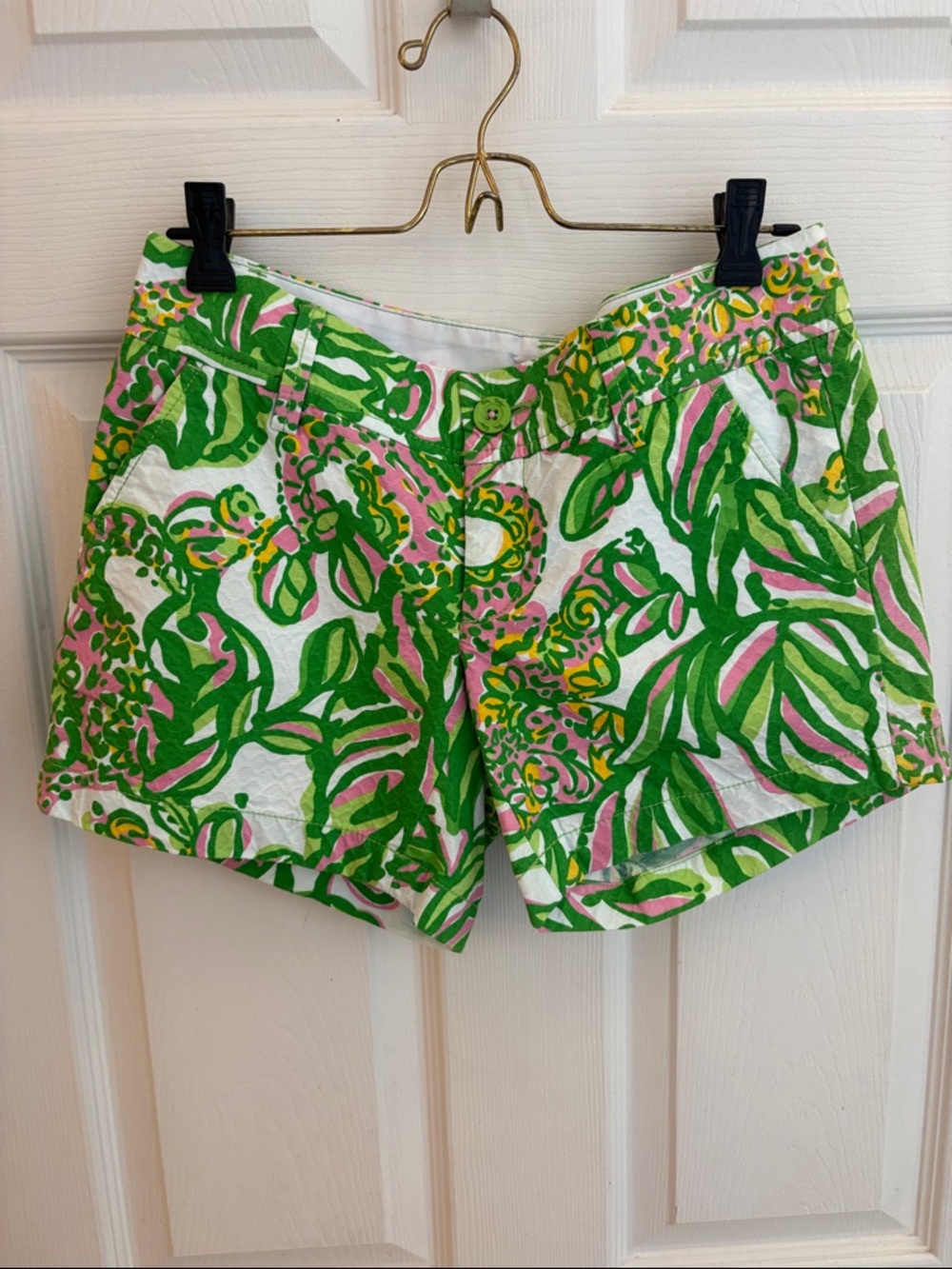 Lilly Pulitzer White Callahan Shorts with Green, Pink & Yellow Floral Print sz 0